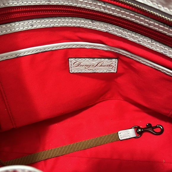 Ice blue Dooney and Bourke medium sized handbag.  Excellent condition!!!!! - Picture 4 of 5